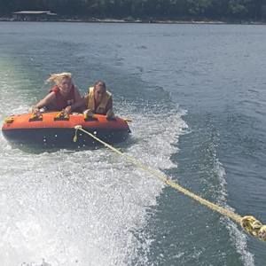 Meet your Posher, Elaine